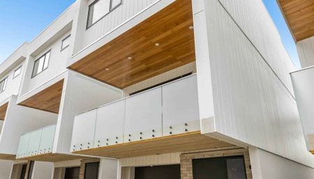 Easy Executive living. - Photo 5