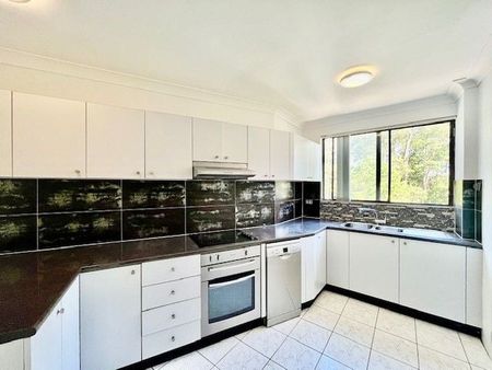 Freshly painted Two Bedroom Unit in Great Location! - Photo 4