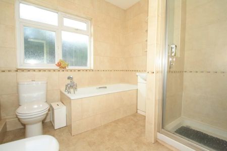 1 bedroom in a house share to rent - Photo 5