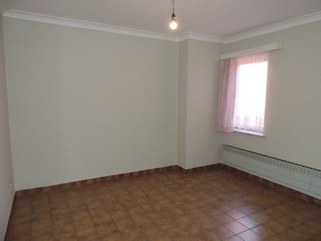 Gelijkvloers appartement met garage - Photo 2