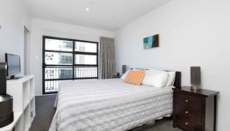 Urban Retreat in Vibrant Grey Lynn - Photo 2