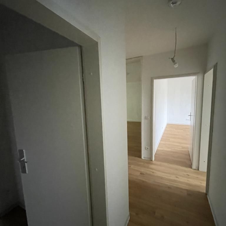 Großzügige 3-Zimmer-Wohnung in Darmstadt-Eberstadt ! - Foto 1