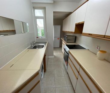 3 bedroom terraced house to rent - Photo 6