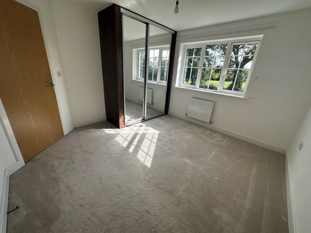 4 bedroom detached house to rent - Photo 4