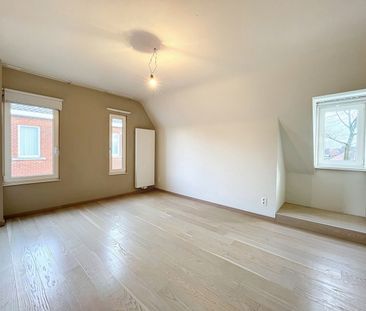 Zeer ruime villa met 4 slpkrs gelegen op TOP locatie - Photo 3