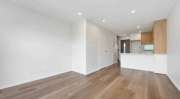 Modern 3-Bedroom Townhouse - Photo 1