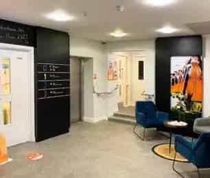 Silver Room in a Two Bed Flat - Photo 6