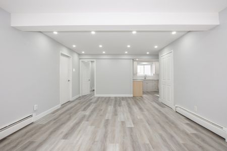 20 Mildred Ave, St. Catharines (3) - 2 Bed + Den Main Unit - Photo 2