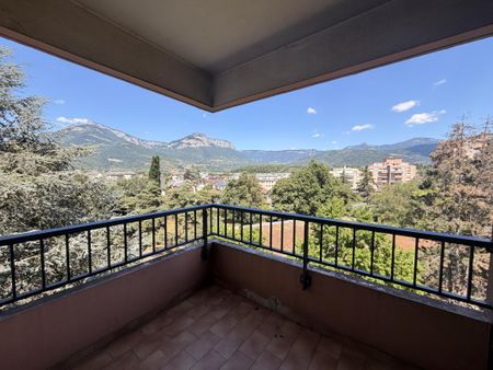 Location Appartement 3 pièces Meublé 70m² BARBERAZ 73000 - Photo 3