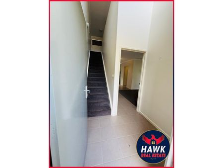 10 Fennessy Way, Forde ACT 2914 - Townhouse For Rent | Domain - Photo 2