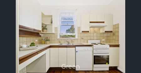 Full Brick 3-Bedroom Family Home Offering Space, Comfort & Lifestyle Convenience! - Photo 2