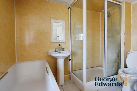 1 bedroom in a house share to rent - Photo 3