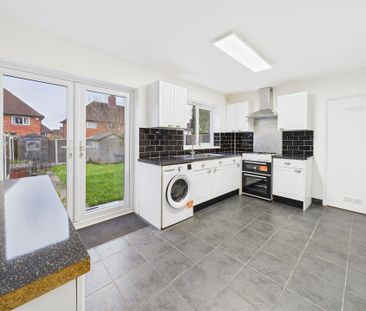 3 bedroom End of terrace house to rent - Photo 1