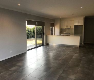 Modern Villa Available - Photo 2