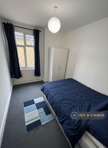 1 bedroom in a house share to rent - Photo 3