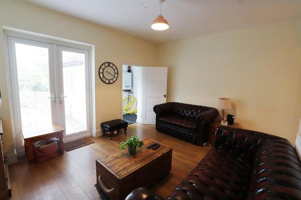 4 bedroom terraced house to rent - Photo 1