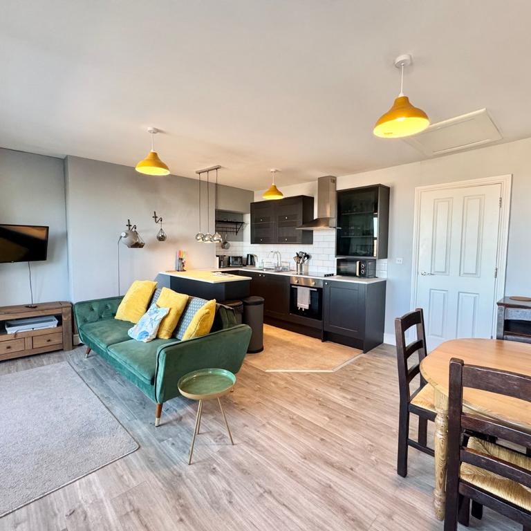 1 bedroom flat to rent - Photo 1
