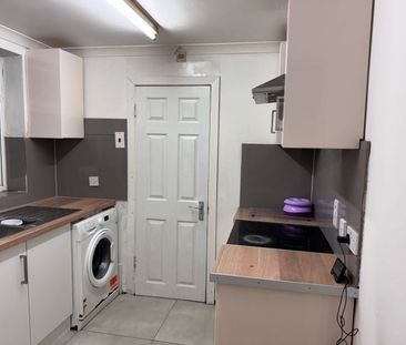 Room in a Shared House, Regent Street, RG1 - Photo 4