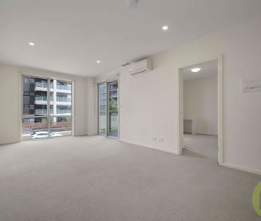 Lakeside Luxury - Photo 4