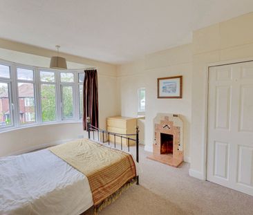 4 bedroom semi-detached house to rent - Photo 4