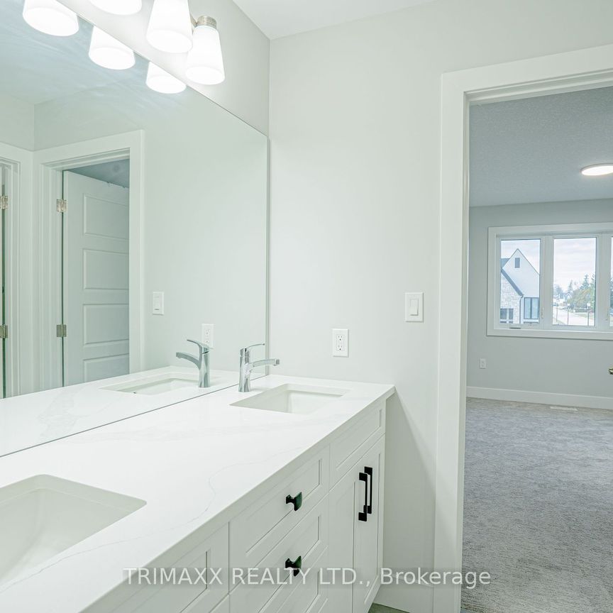 Detached Home For Lease | X8033514 - Photo 1