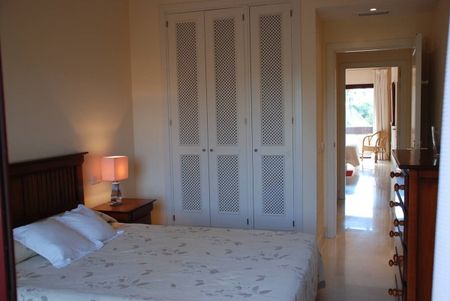 Apartamento en alquiler en San Pedro de Alcántara - Photo 3