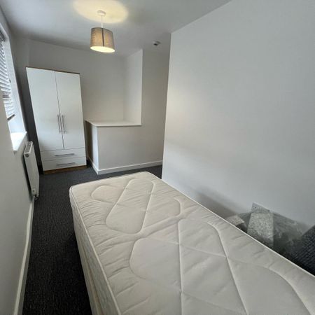 1 bedroom room to rent Queen Street, Normanton - Photo 3