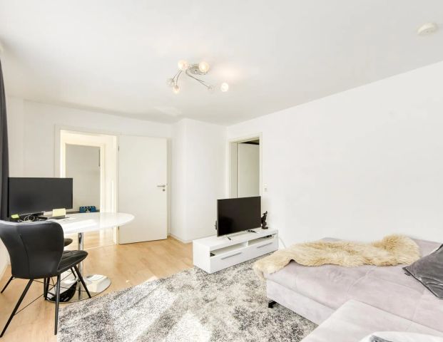 +++ gute Wohnlage - eigener Zugang - Souterrain mit Terrasse - an einen Nichtraucher - EBK-Übernahme möglich +++ - Foto 1