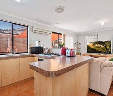 Great Location, Coastal Lifestyle! - Photo 4