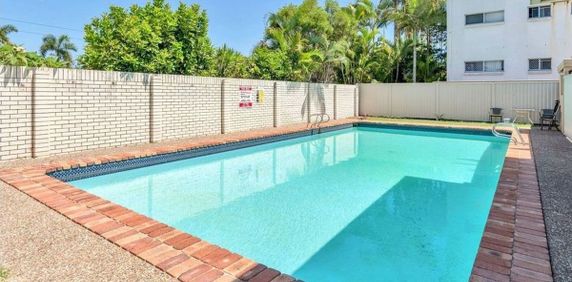 Centrally Located 2 Bedroom Unit With Secure Parking - Photo 2