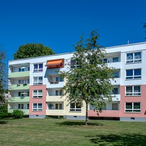 Passend für den kleinen Geldbeutel mit Tapeten und Fußboden !!!!! - Photo 3