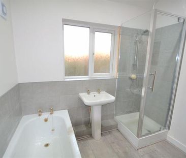 3 bedroom semi-detached house to rent - Photo 5