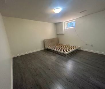 For Lease - 448 Elmwood Avenue, Richmond Hill, Ontario - Photo 2