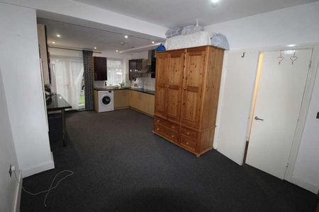 Weston Drive, Stanmore, HA7 - Photo 3