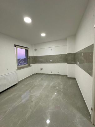 Frisch sanierte 2,5 Zimmer-Wohnung mit Balkon in Essen-Borbeck - Photo 1