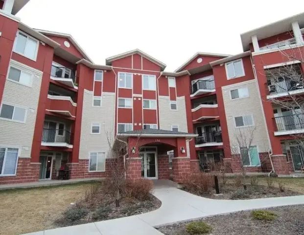 BEAUTIFUL CONDO 2 BEDS - $1450/Month | 412 - 156, Country Village Circle NE, Calgary - Photo 1