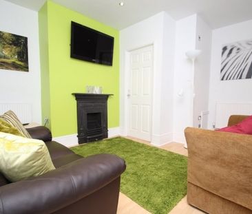 4 Bed - Branksome Place , Hyde Park , Leeds - Photo 4