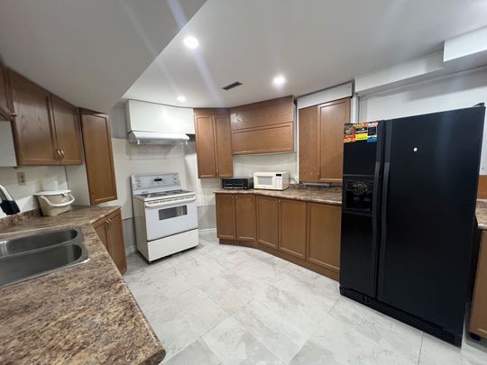 For Lease - 1588 Princelea Place Unit# Lower, Mississauga, Ontario - Photo 1