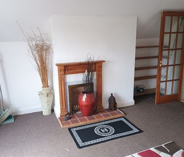 1 Bed Flat, Stoughton Road, LE2 - Photo 2