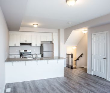 For Lease - 561 OZAWA Private, Manor Park - Cardinal Glen and Area,... - Photo 6