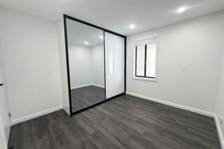 NEWLY RENOVATED FAMILY HOME - Photo 5