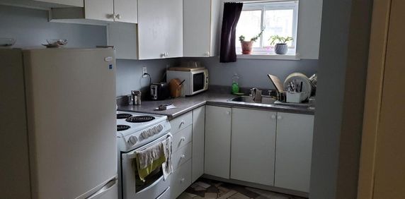 2 1/2 PRES DU METRO CADILLAC - Photo 2