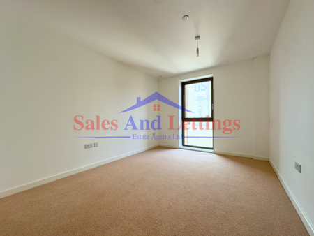 3 bedroom penthouse to rent - Photo 4