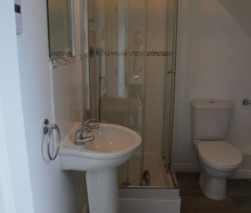 3 bedroom detached house to rent - Photo 3