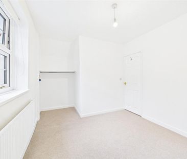 2 bedroom end of terrace house to rent - Photo 6