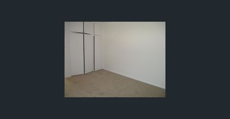 Bright, front apartment in perfect location!!! - Photo 4