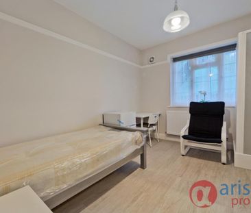 1 bedroom in a flat share to rent - Photo 2