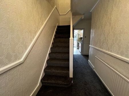 3 Bed Semi-Detached House, Cavendish Gardens, IG11 - Photo 3