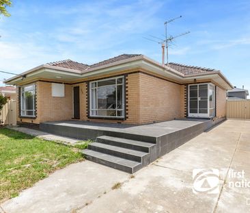 Prime Location in the Heart of Sunshine! - Photo 6