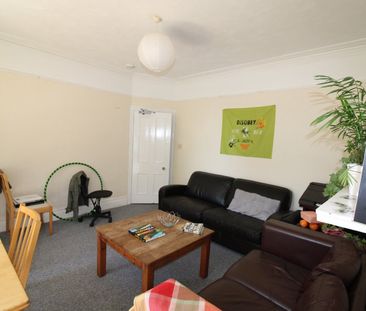 Room in a Shared House, Queens Park Road, BN2 - Photo 2